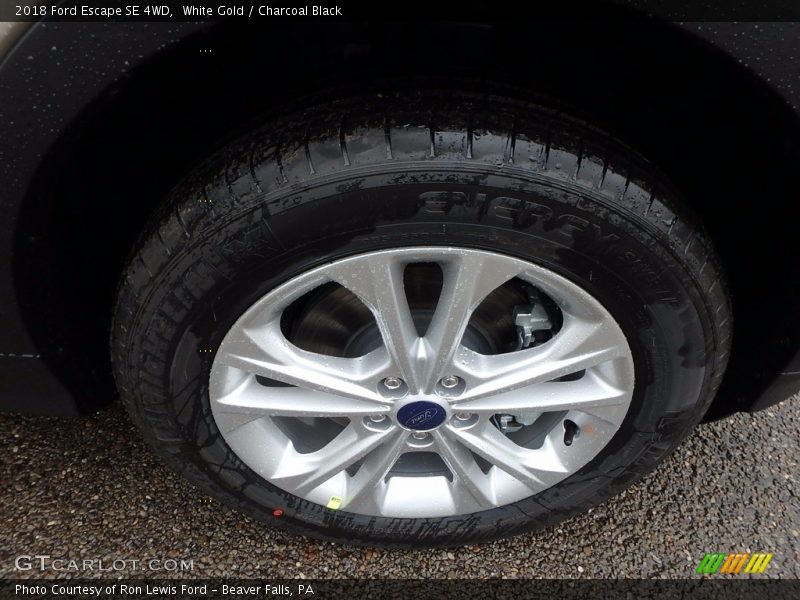 White Gold / Charcoal Black 2018 Ford Escape SE 4WD