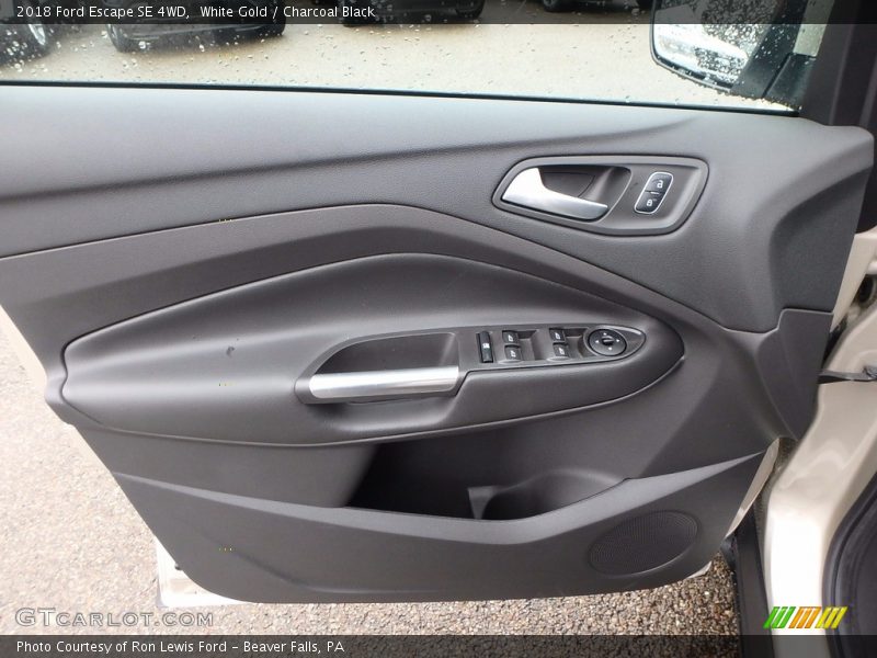 White Gold / Charcoal Black 2018 Ford Escape SE 4WD