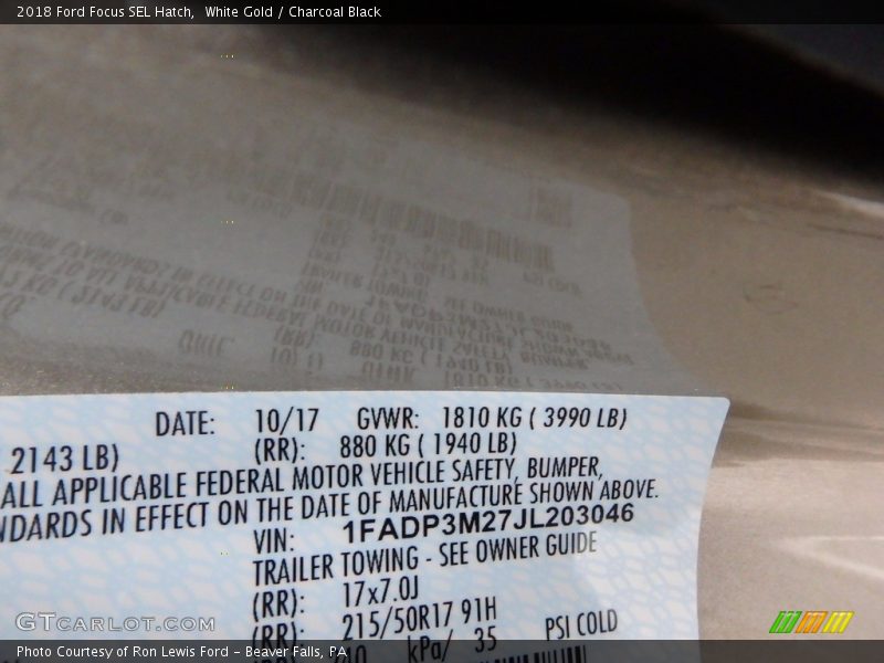 White Gold / Charcoal Black 2018 Ford Focus SEL Hatch
