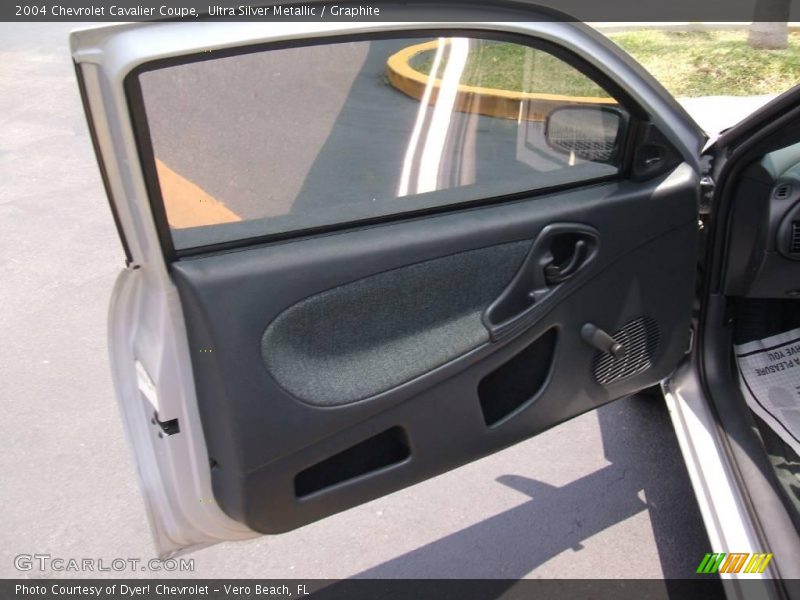Ultra Silver Metallic / Graphite 2004 Chevrolet Cavalier Coupe