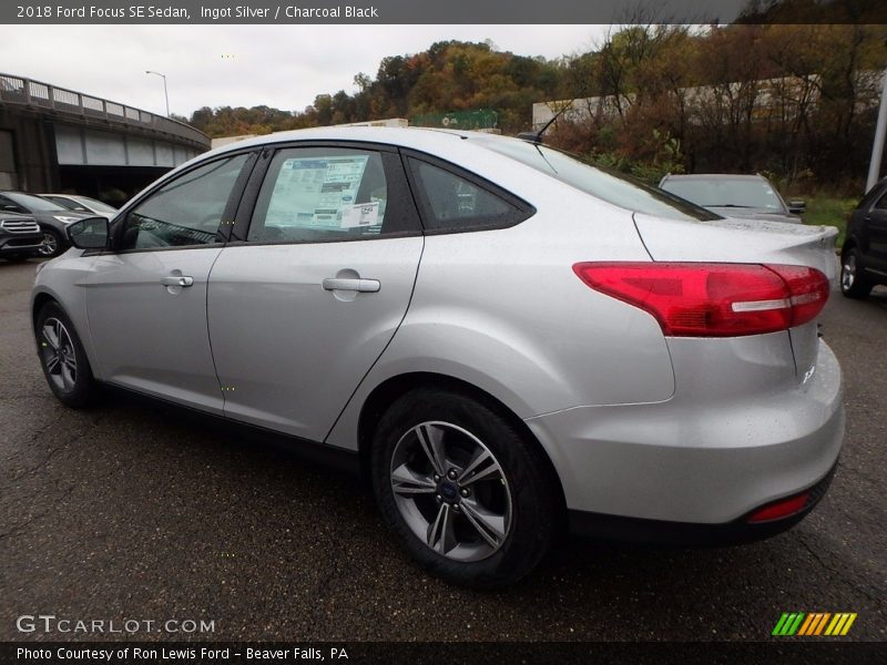 Ingot Silver / Charcoal Black 2018 Ford Focus SE Sedan