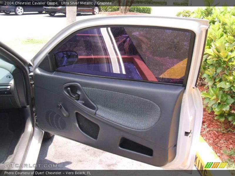 Ultra Silver Metallic / Graphite 2004 Chevrolet Cavalier Coupe