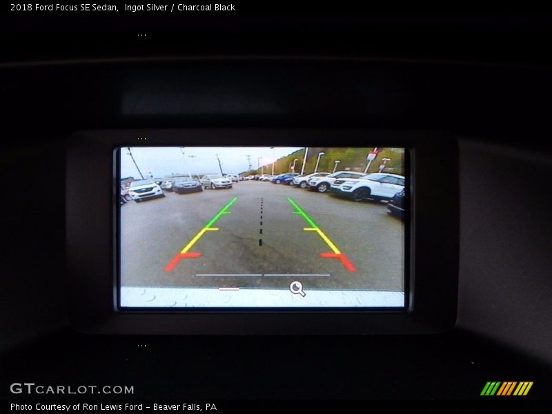 Ingot Silver / Charcoal Black 2018 Ford Focus SE Sedan