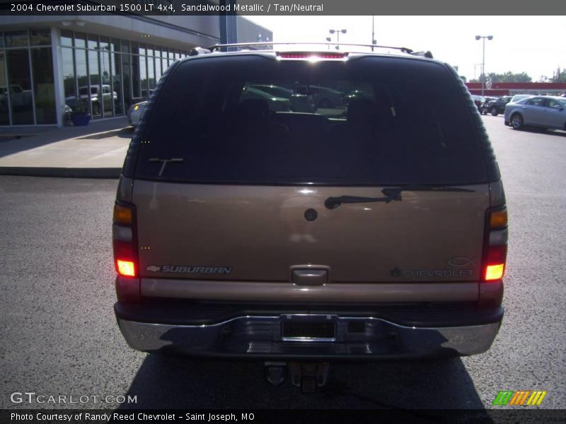 Sandalwood Metallic / Tan/Neutral 2004 Chevrolet Suburban 1500 LT 4x4