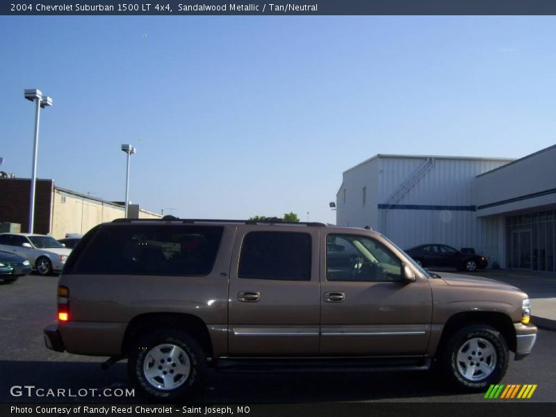 Sandalwood Metallic / Tan/Neutral 2004 Chevrolet Suburban 1500 LT 4x4