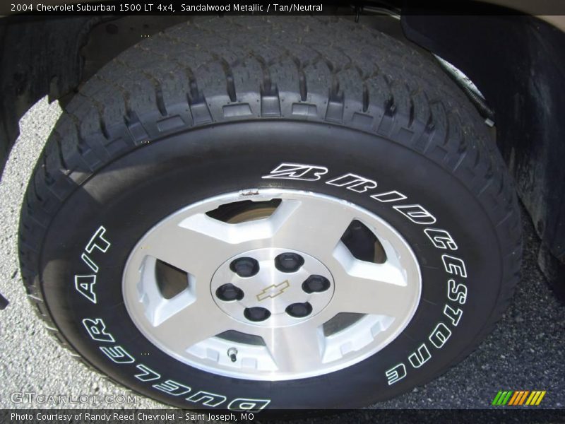 Sandalwood Metallic / Tan/Neutral 2004 Chevrolet Suburban 1500 LT 4x4