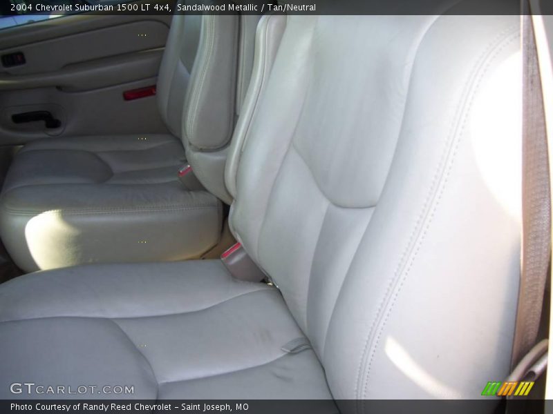 Sandalwood Metallic / Tan/Neutral 2004 Chevrolet Suburban 1500 LT 4x4