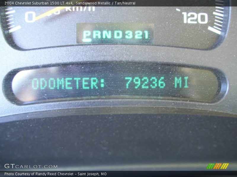Sandalwood Metallic / Tan/Neutral 2004 Chevrolet Suburban 1500 LT 4x4