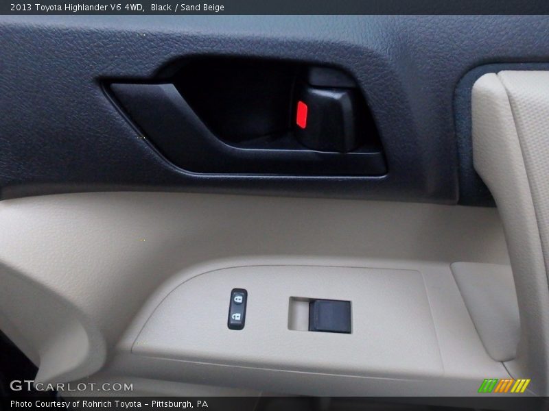 Black / Sand Beige 2013 Toyota Highlander V6 4WD