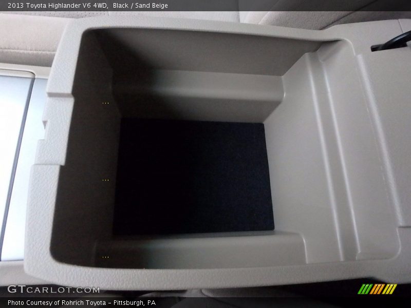 Black / Sand Beige 2013 Toyota Highlander V6 4WD