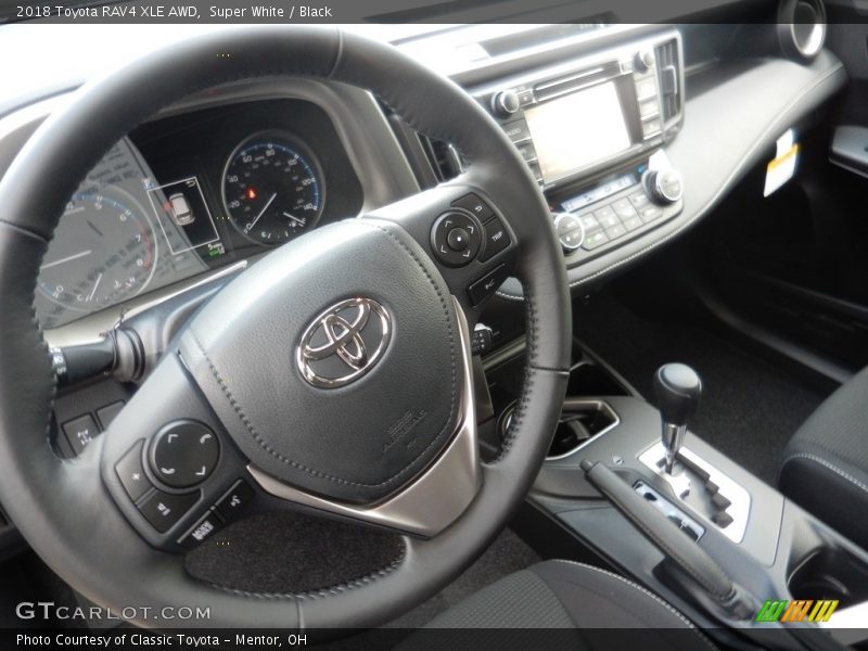 Super White / Black 2018 Toyota RAV4 XLE AWD