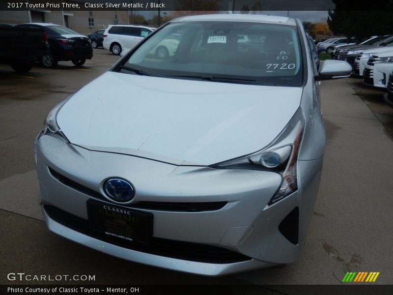 Classic Silver Metallic / Black 2017 Toyota Prius Three