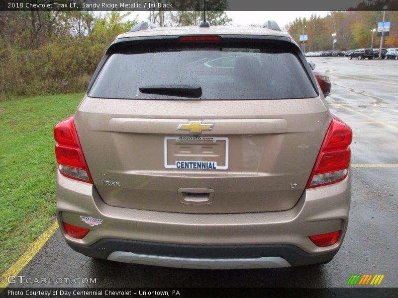 Sandy Ridge Metallic / Jet Black 2018 Chevrolet Trax LT