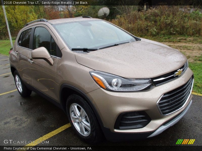 Sandy Ridge Metallic / Jet Black 2018 Chevrolet Trax LT