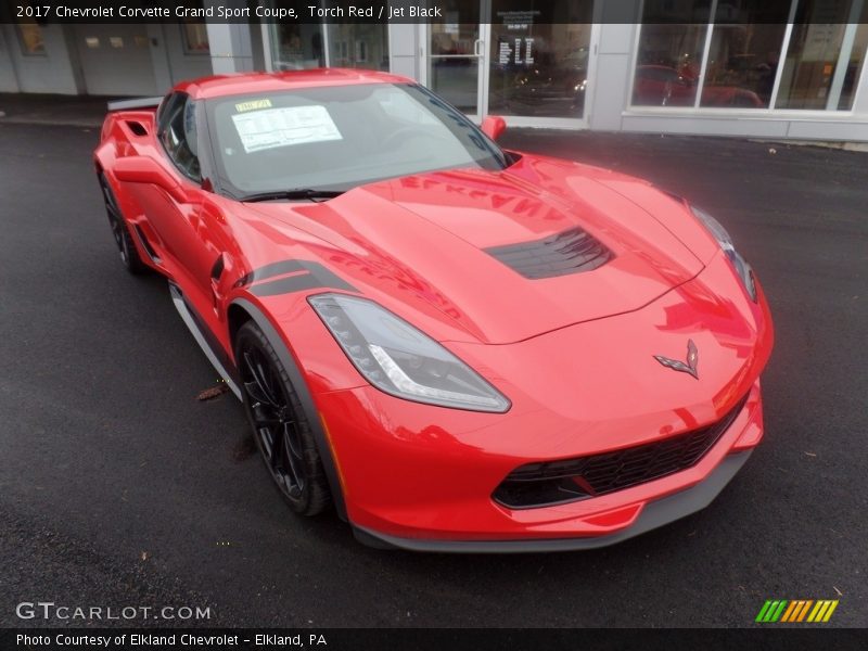 Front 3/4 View of 2017 Corvette Grand Sport Coupe