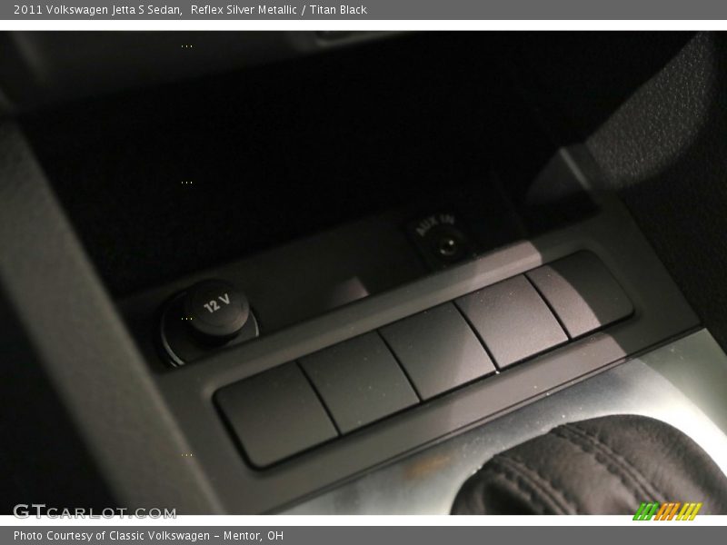 Reflex Silver Metallic / Titan Black 2011 Volkswagen Jetta S Sedan