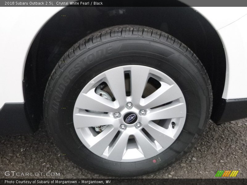 Crystal White Pearl / Black 2018 Subaru Outback 2.5i