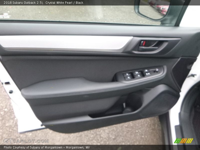 Crystal White Pearl / Black 2018 Subaru Outback 2.5i