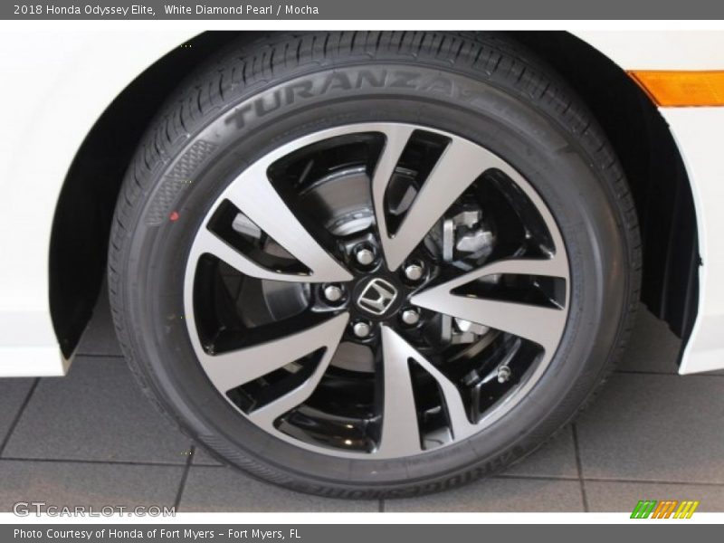 White Diamond Pearl / Mocha 2018 Honda Odyssey Elite