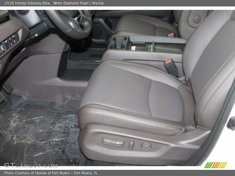 White Diamond Pearl / Mocha 2018 Honda Odyssey Elite