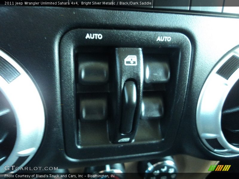 Bright Silver Metallic / Black/Dark Saddle 2011 Jeep Wrangler Unlimited Sahara 4x4