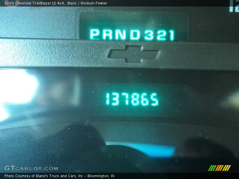 Black / Medium Pewter 2004 Chevrolet TrailBlazer LS 4x4