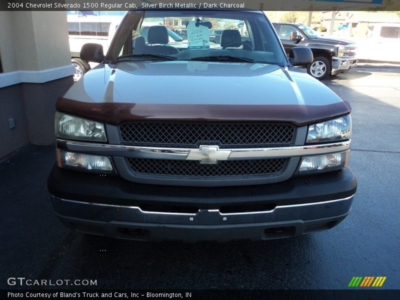 Silver Birch Metallic / Dark Charcoal 2004 Chevrolet Silverado 1500 Regular Cab