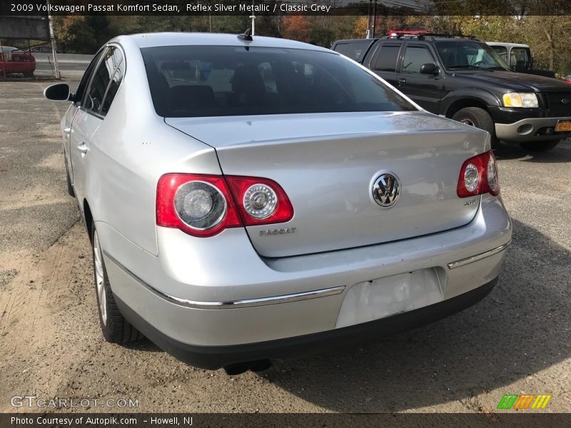 Reflex Silver Metallic / Classic Grey 2009 Volkswagen Passat Komfort Sedan