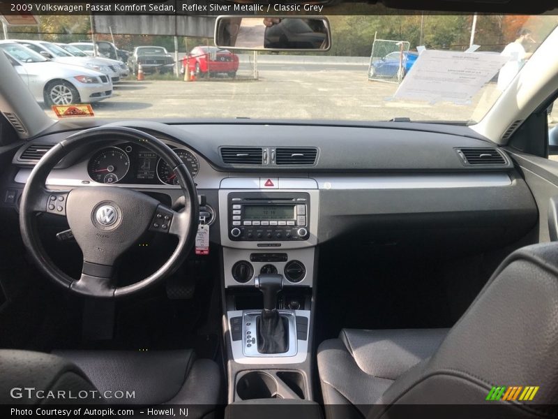 Reflex Silver Metallic / Classic Grey 2009 Volkswagen Passat Komfort Sedan