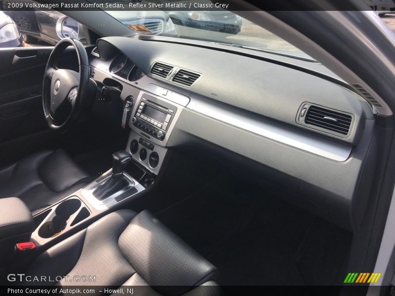 Reflex Silver Metallic / Classic Grey 2009 Volkswagen Passat Komfort Sedan