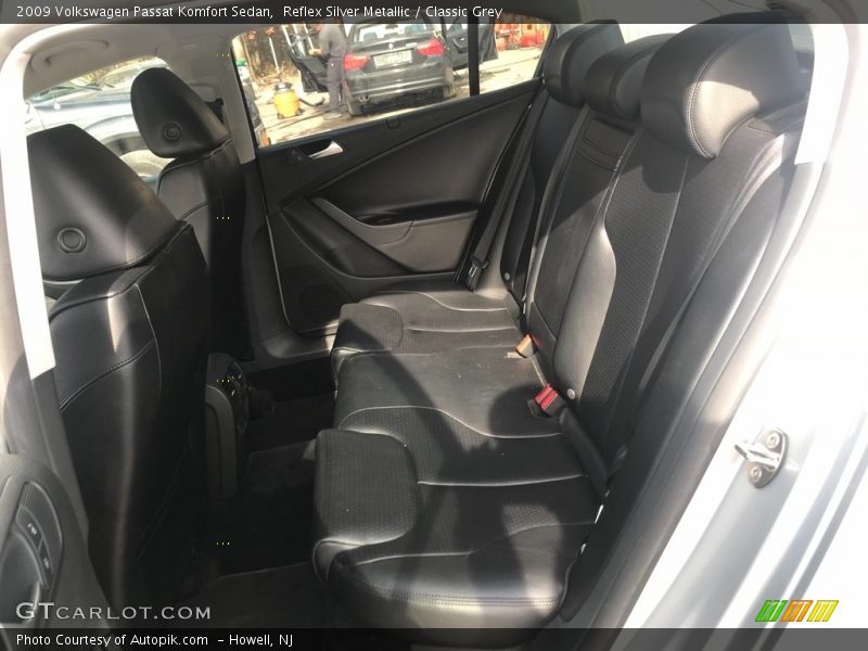 Reflex Silver Metallic / Classic Grey 2009 Volkswagen Passat Komfort Sedan