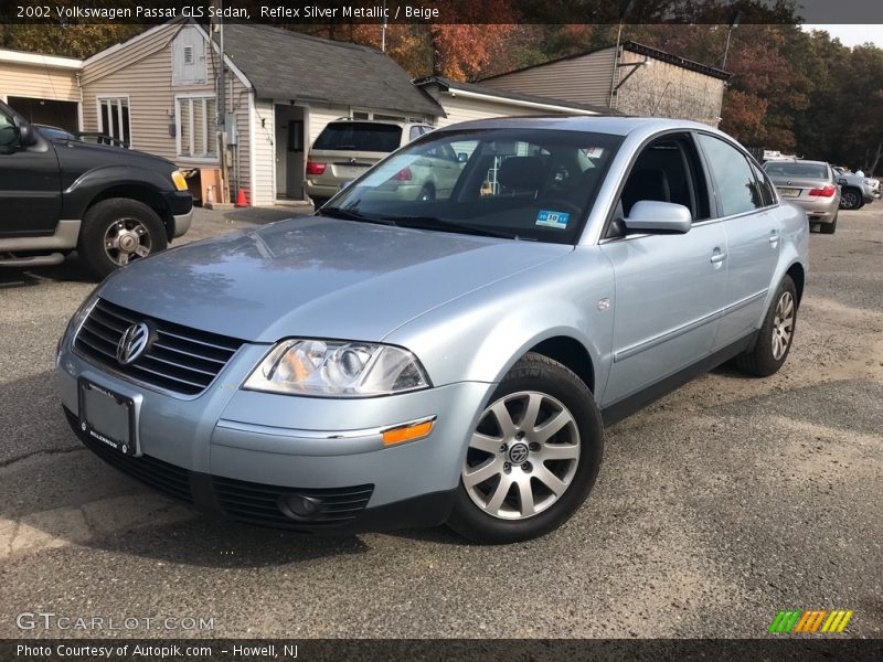 Reflex Silver Metallic / Beige 2002 Volkswagen Passat GLS Sedan