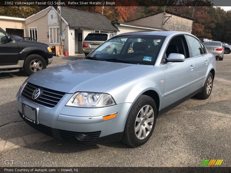 Reflex Silver Metallic / Beige 2002 Volkswagen Passat GLS Sedan