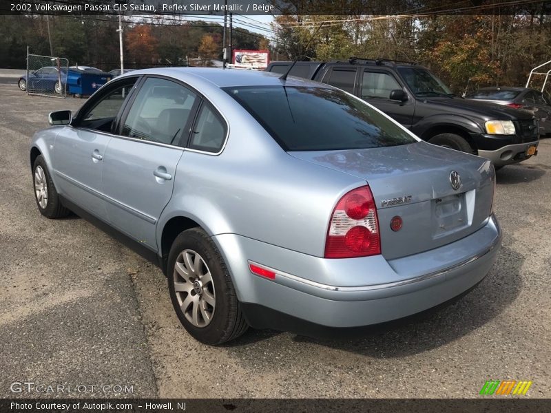 Reflex Silver Metallic / Beige 2002 Volkswagen Passat GLS Sedan