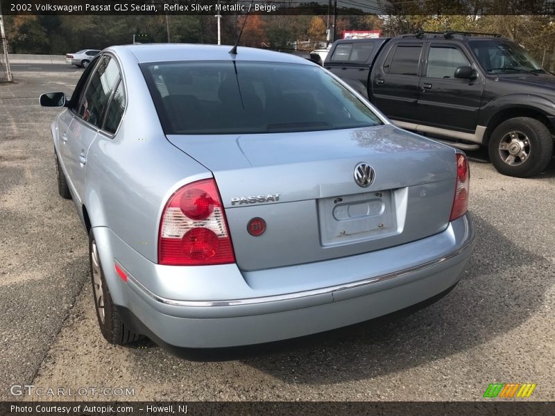 Reflex Silver Metallic / Beige 2002 Volkswagen Passat GLS Sedan