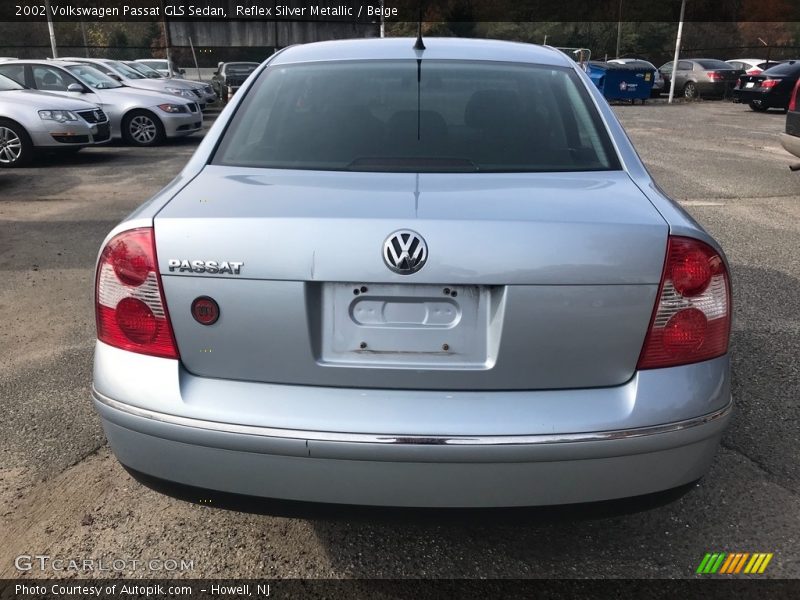 Reflex Silver Metallic / Beige 2002 Volkswagen Passat GLS Sedan