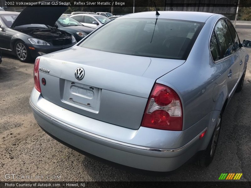 Reflex Silver Metallic / Beige 2002 Volkswagen Passat GLS Sedan