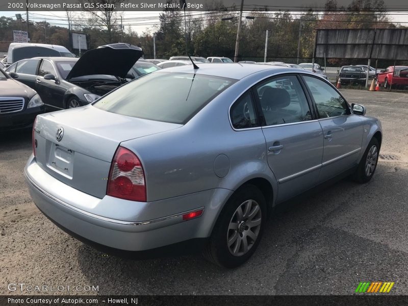 Reflex Silver Metallic / Beige 2002 Volkswagen Passat GLS Sedan