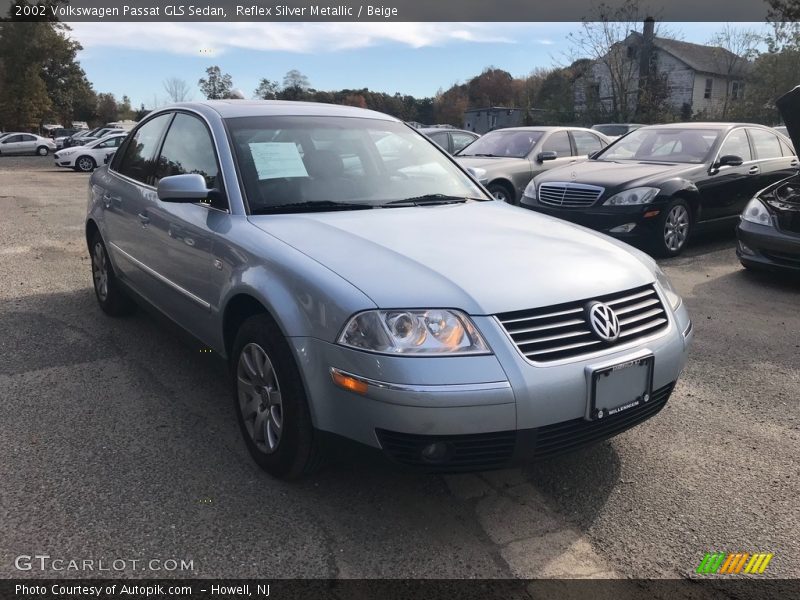 Reflex Silver Metallic / Beige 2002 Volkswagen Passat GLS Sedan