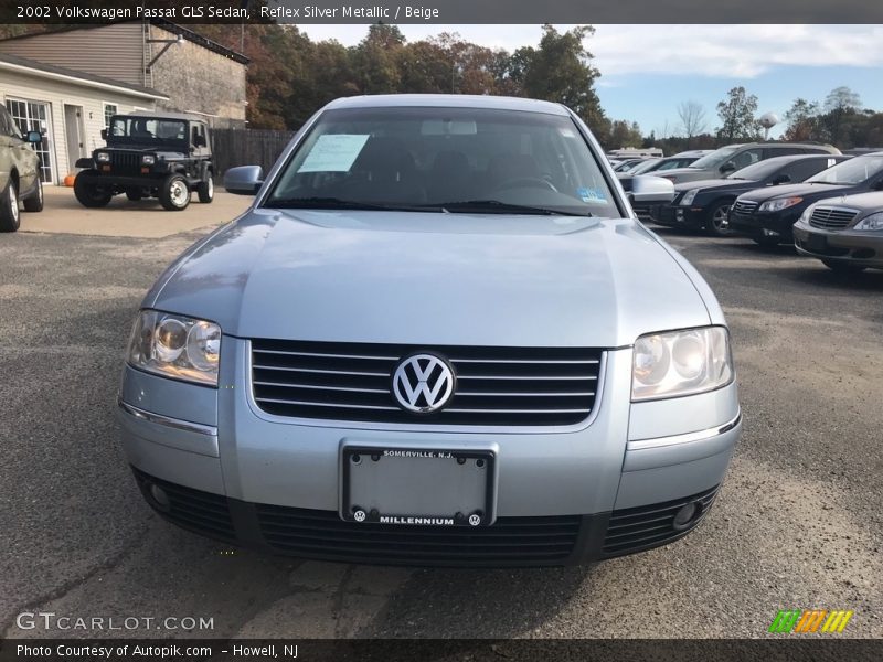 Reflex Silver Metallic / Beige 2002 Volkswagen Passat GLS Sedan