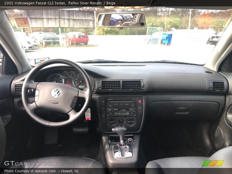 Reflex Silver Metallic / Beige 2002 Volkswagen Passat GLS Sedan
