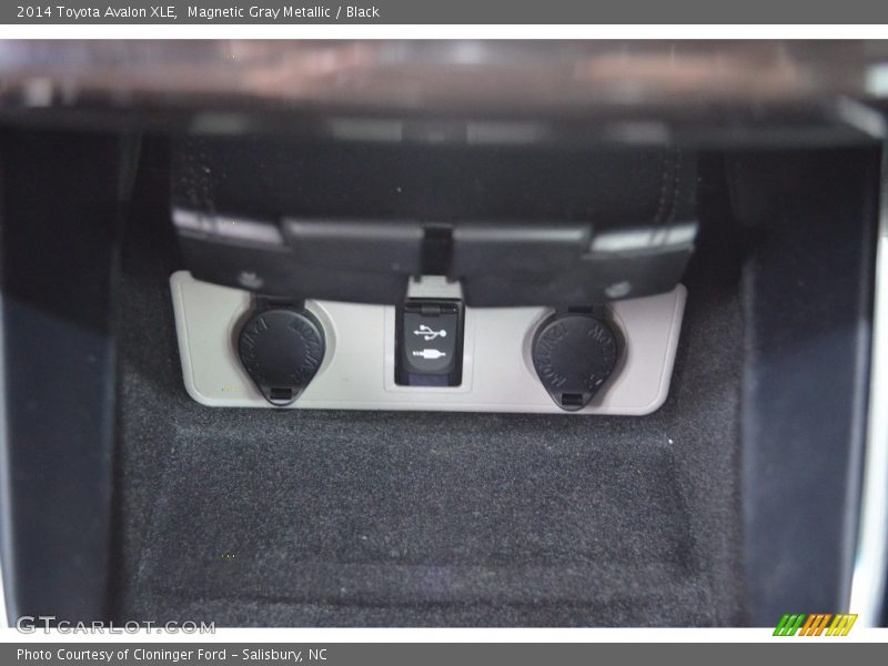 Magnetic Gray Metallic / Black 2014 Toyota Avalon XLE