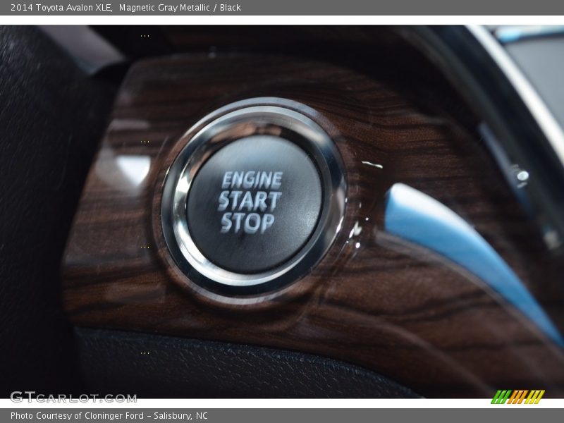 Magnetic Gray Metallic / Black 2014 Toyota Avalon XLE