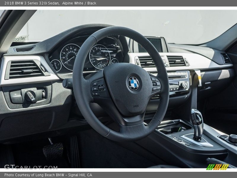 Alpine White / Black 2018 BMW 3 Series 320i Sedan