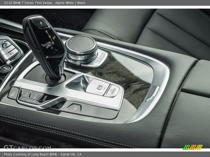 Alpine White / Black 2018 BMW 7 Series 740i Sedan