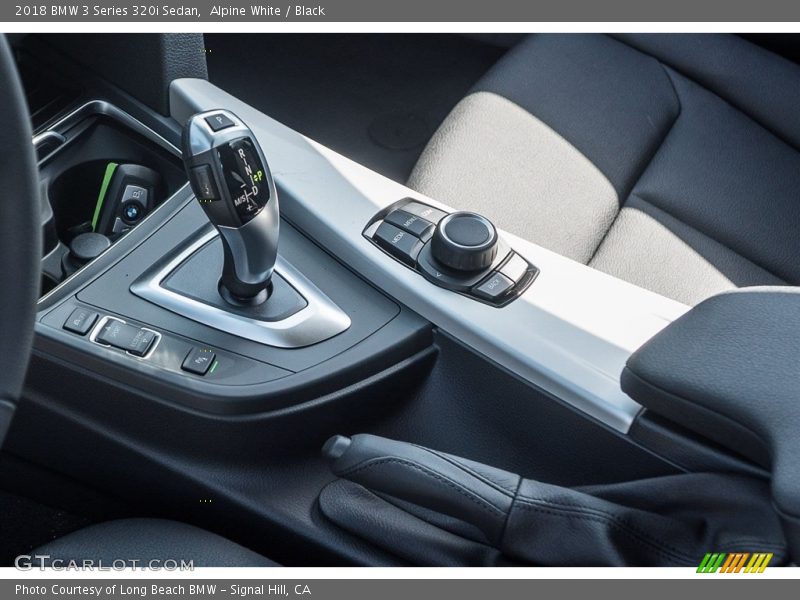 Alpine White / Black 2018 BMW 3 Series 320i Sedan