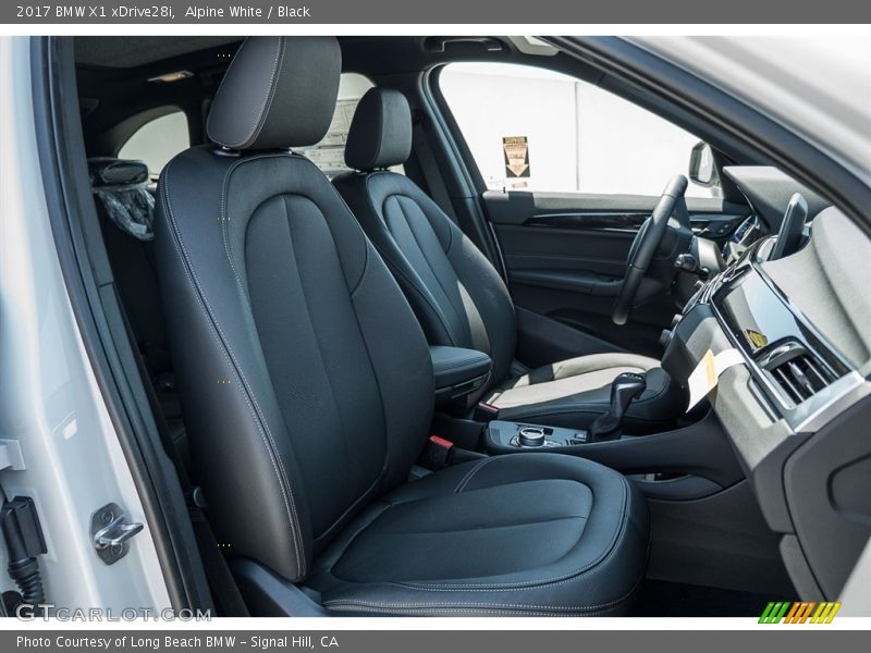 Alpine White / Black 2017 BMW X1 xDrive28i