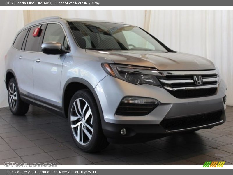 Lunar Silver Metallic / Gray 2017 Honda Pilot Elite AWD