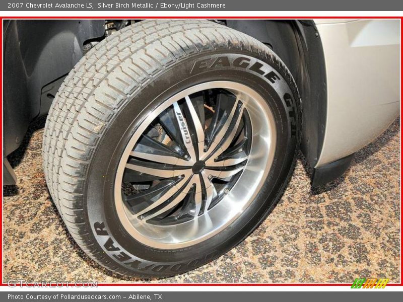 Silver Birch Metallic / Ebony/Light Cashmere 2007 Chevrolet Avalanche LS