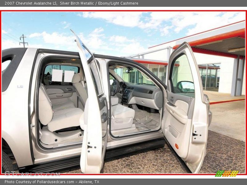 Silver Birch Metallic / Ebony/Light Cashmere 2007 Chevrolet Avalanche LS
